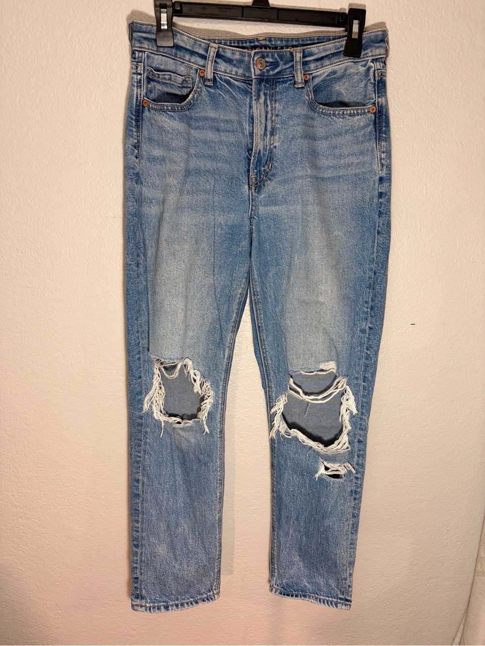 American Eagle Light Blue Distressed Strigid Mon Jeans